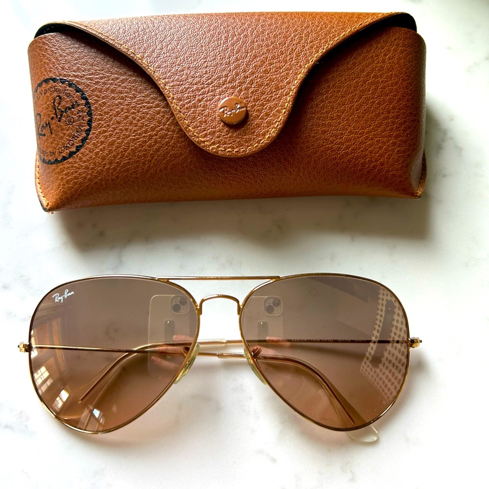 Women’s Ray-ban gold aviators